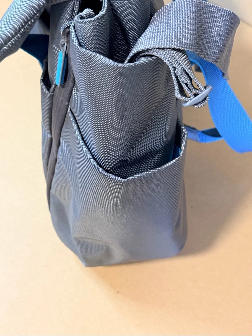 Skip Hop Fit All Access Messenger Diaper Bag in Gray/Turquoise W Changing Pad